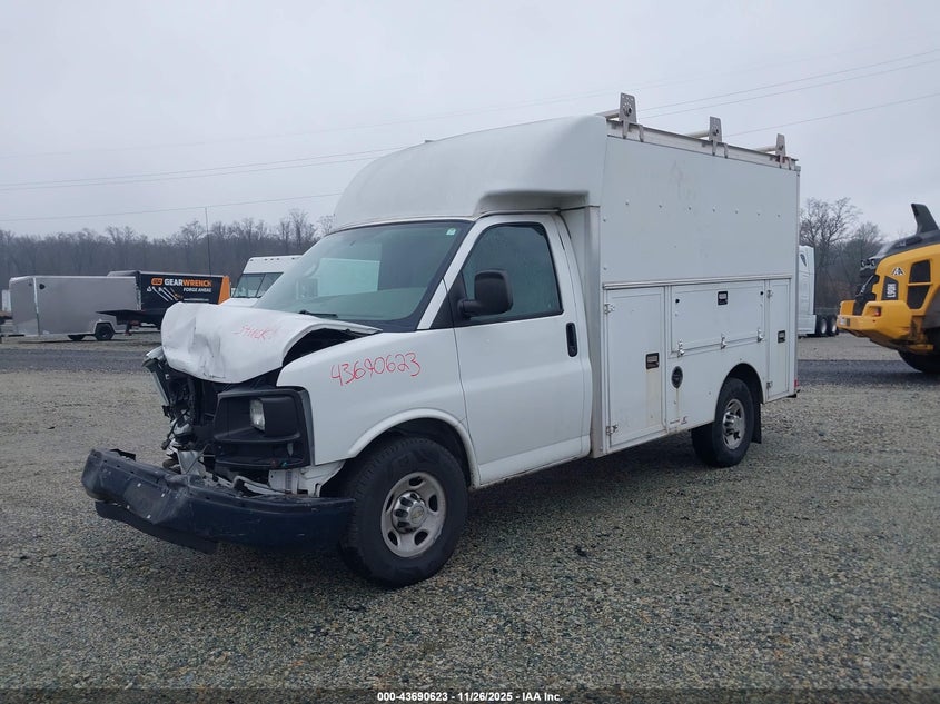 1GB0G2BG8C1117765 2012 CHEVROLET EXPRESS photo no. 2