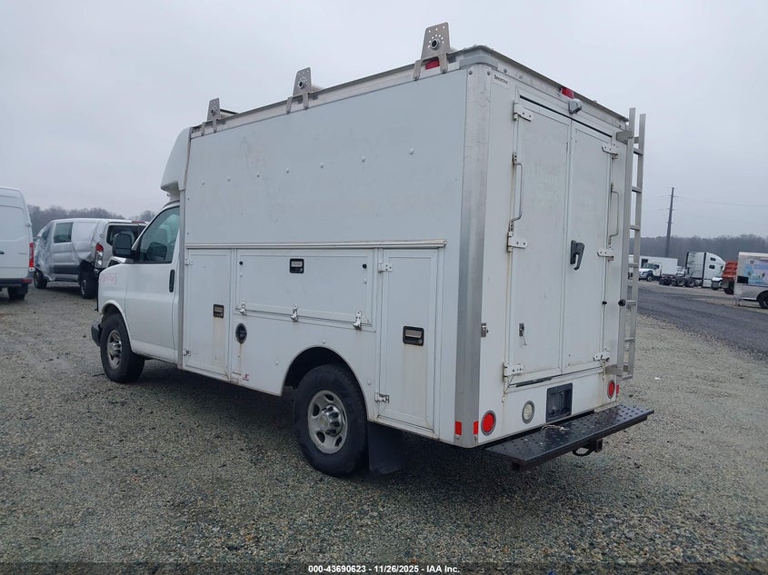 1GB0G2BG8C1117765 2012 CHEVROLET EXPRESS photo no. 3
