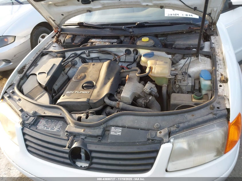 1998 Volkswagen Passat Gls VIN: WVWMA63B9WE119997 Lot: 43690727