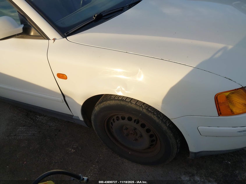 1998 Volkswagen Passat Gls VIN: WVWMA63B9WE119997 Lot: 43690727