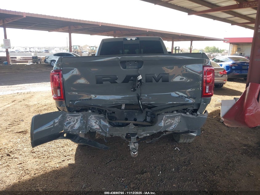 2025 Ram 3500 Big Horn 4X4 8' Box VIN: 3C63R3HL4SG582869 Lot: 43690765