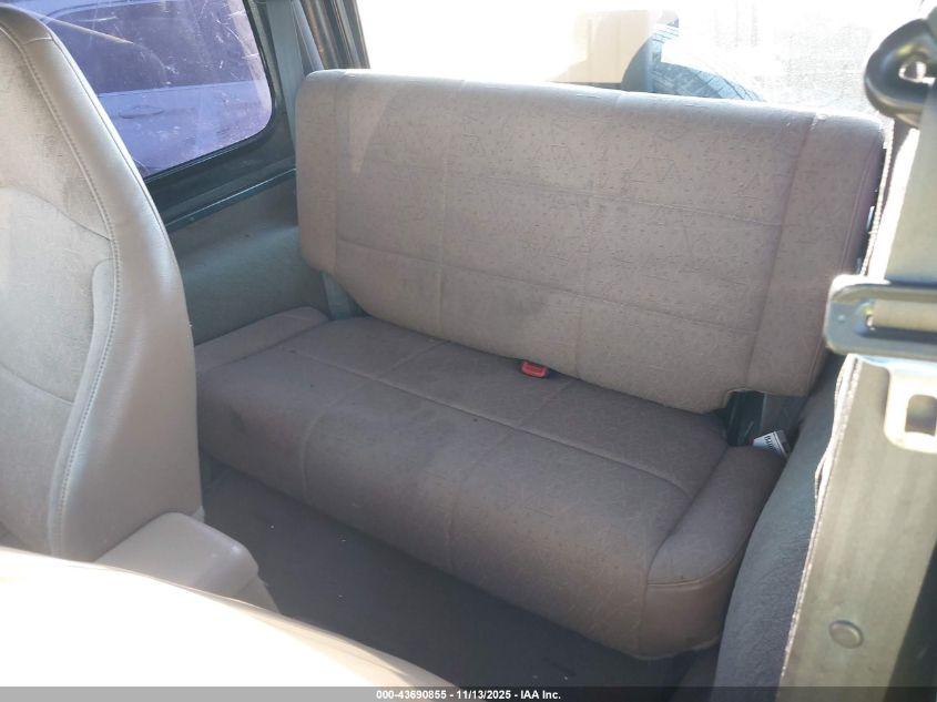 2001 Jeep Wrangler Sport VIN: 1J4FA49S31P300427 Lot: 43690855