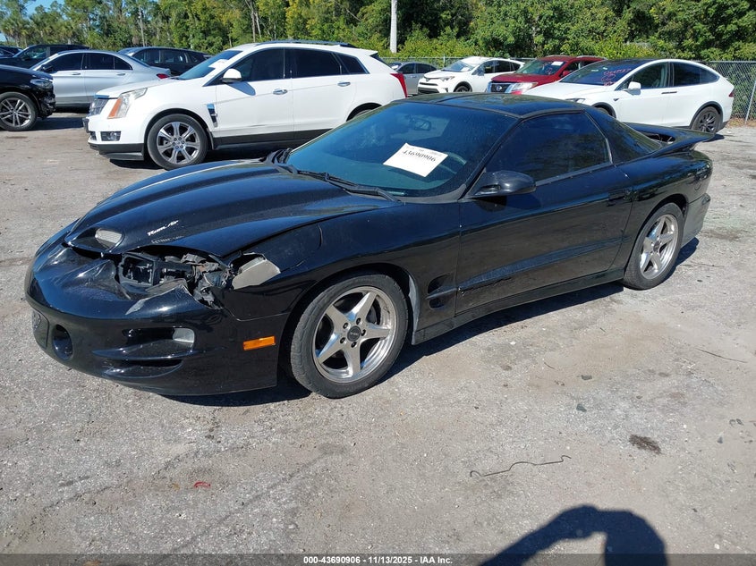 2G2FV22G5X2225111 1999 PONTIAC FIREBIRD photo no. 2