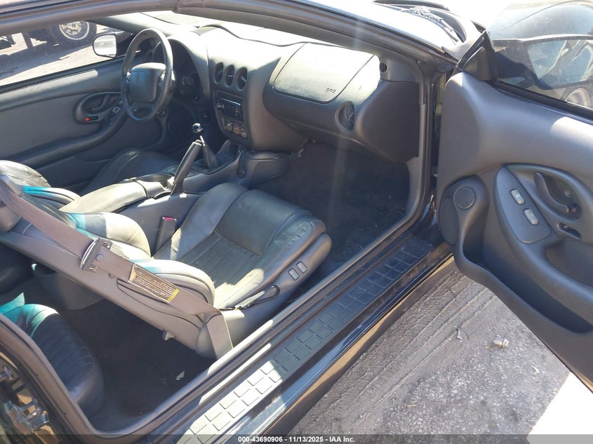 2G2FV22G5X2225111 1999 PONTIAC FIREBIRD photo no. 5