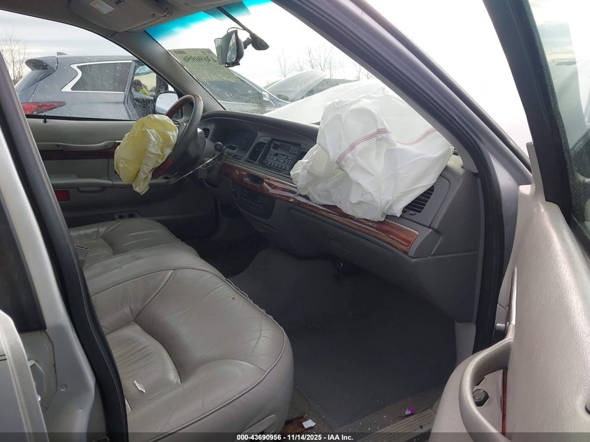2MEFM75W82X664067 2002 MERCURY GRAND MARQUIS photo no. 5