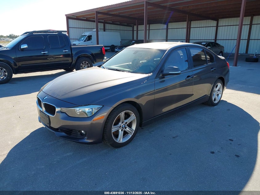 WBA3A5C57DF356153 2013 BMW 3ER photo no. 2