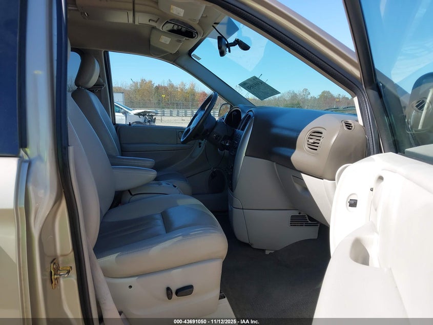 2A8GP54L87R125011 2007 CHRYSLER TOWN & COUNTRY photo no. 5