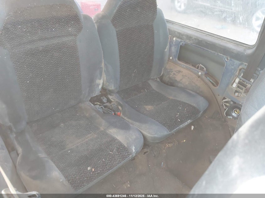 1995 Geo Tracker VIN: 2CNBJ1860S6934766 Lot: 43691246