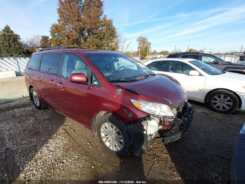 TOYOTA SIENNA XLE PREMIUM 8 PASSENGER