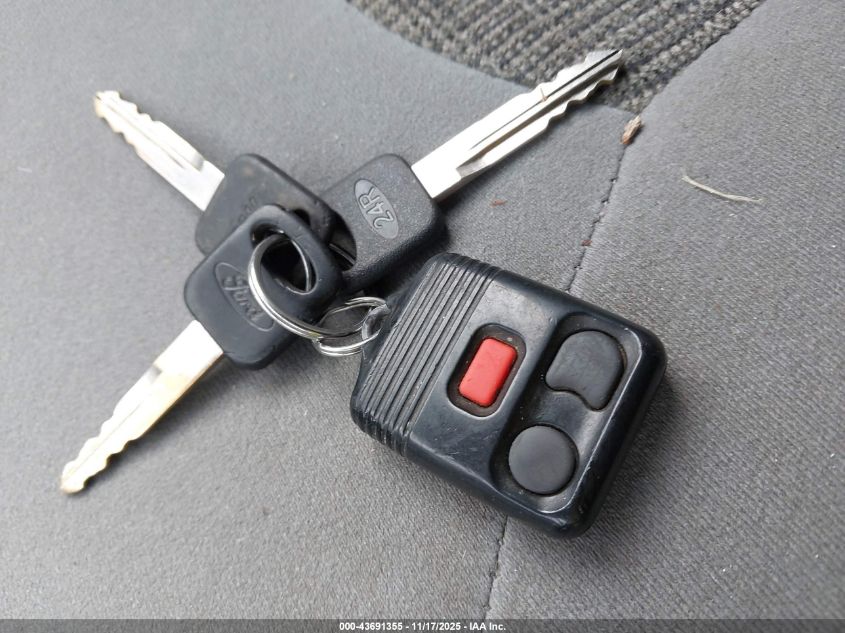 2005 Ford E-150 Chateau/Xl/Xlt VIN: 1FMRE11L55HA01530 Lot: 43691355