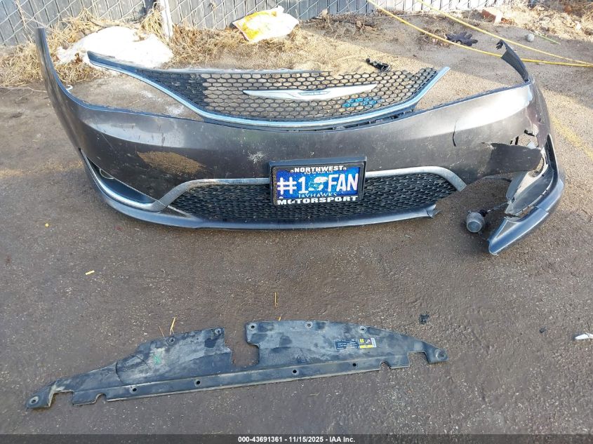 2017 Chrysler Pacifica Touring-L VIN: 2C4RC1BG8HR826871 Lot: 43691361