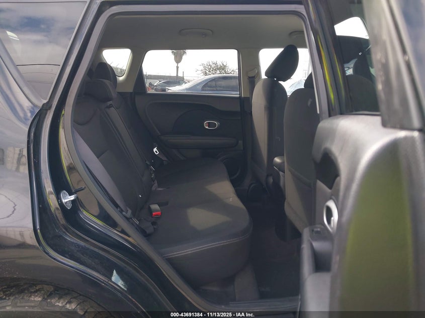 KNDJN2A23E7083083 2014 KIA SOUL photo no. 8
