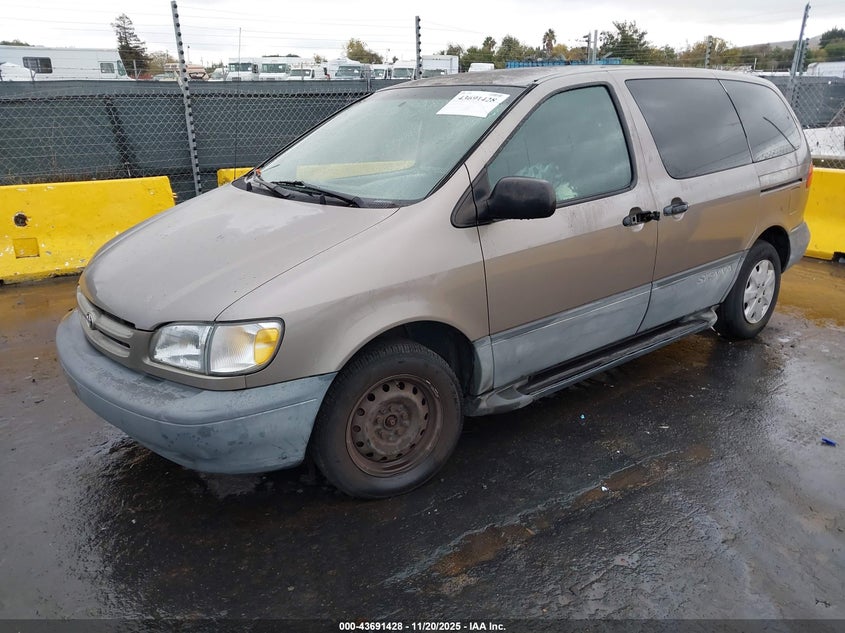 4T3ZF19C9XU162501 1999 TOYOTA SIENNA photo no. 2