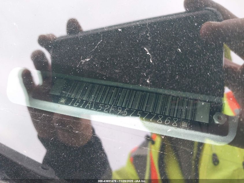 2005 Chevrolet Cobalt Ls VIN: 1G1AL52F957577868 Lot: 43691476