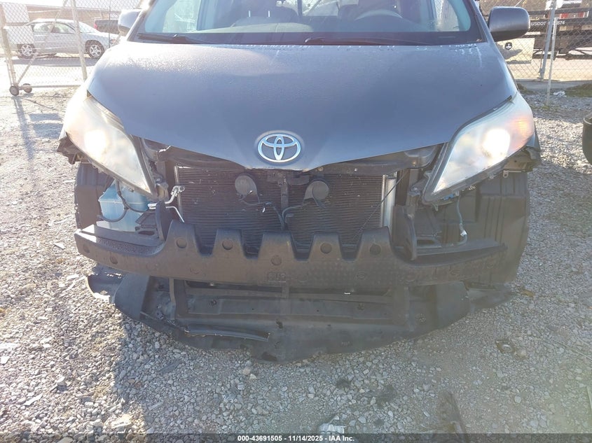 5TDKK3DC6ES485127 2014 TOYOTA SIENNA photo no. 18
