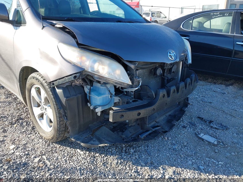 5TDKK3DC6ES485127 2014 TOYOTA SIENNA photo no. 19