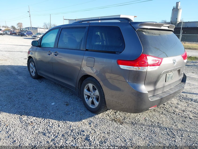 5TDKK3DC6ES485127 2014 TOYOTA SIENNA photo no. 3