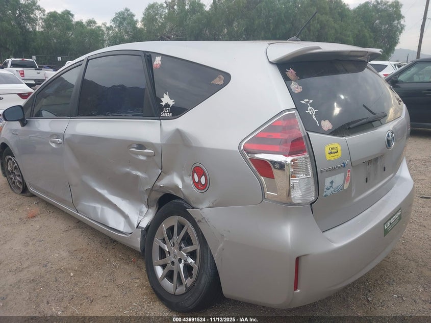 JTDZN3EUXHJ061139 2017 TOYOTA PRIUS V (+) photo no. 6