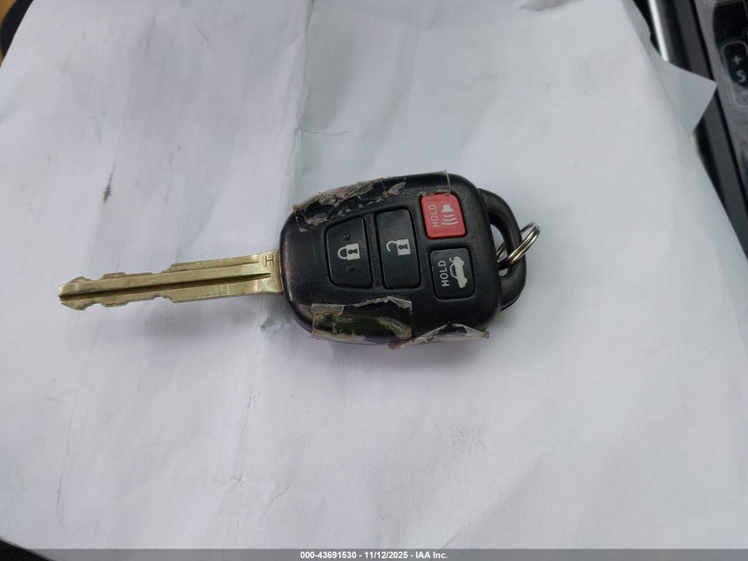 4T1BF1FK6HU406516 2017 TOYOTA CAMRY photo no. 11