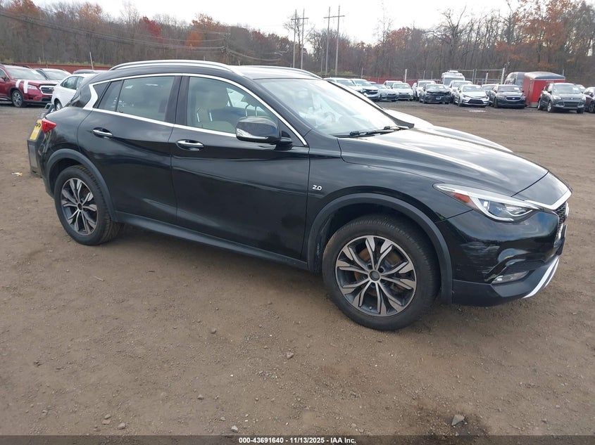 INFINITI QX30 PREMIUM