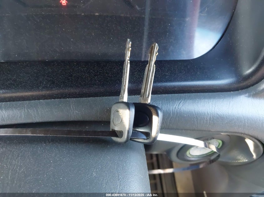 2000 Toyota Camry Ce VIN: 4T1BG22KXYU009299 Lot: 43691670