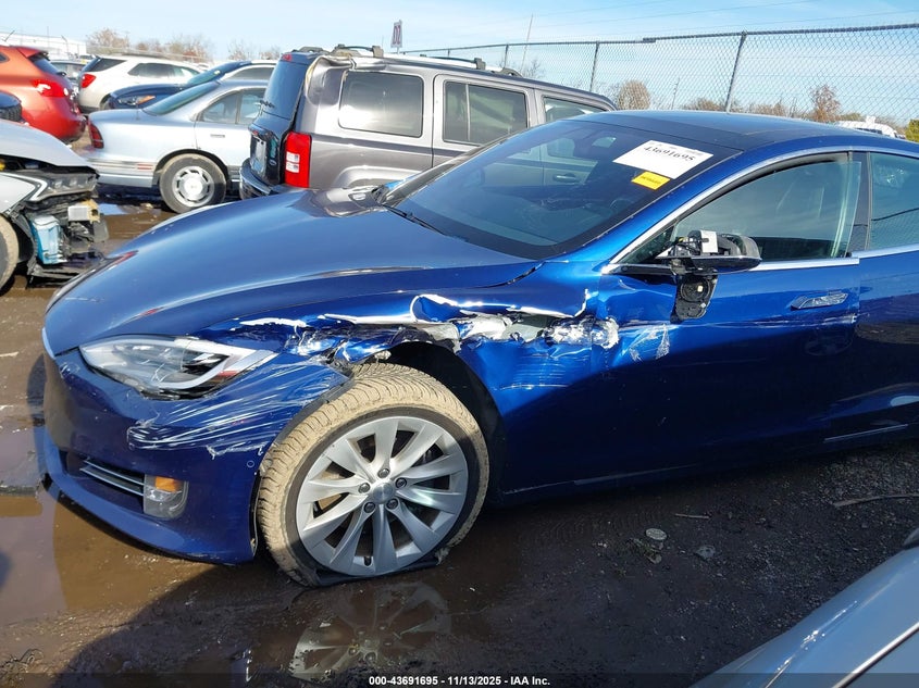 2018 Tesla Model S 100D/75D/P100D VIN: 5YJSA1E23JF243133 Lot: 43691695