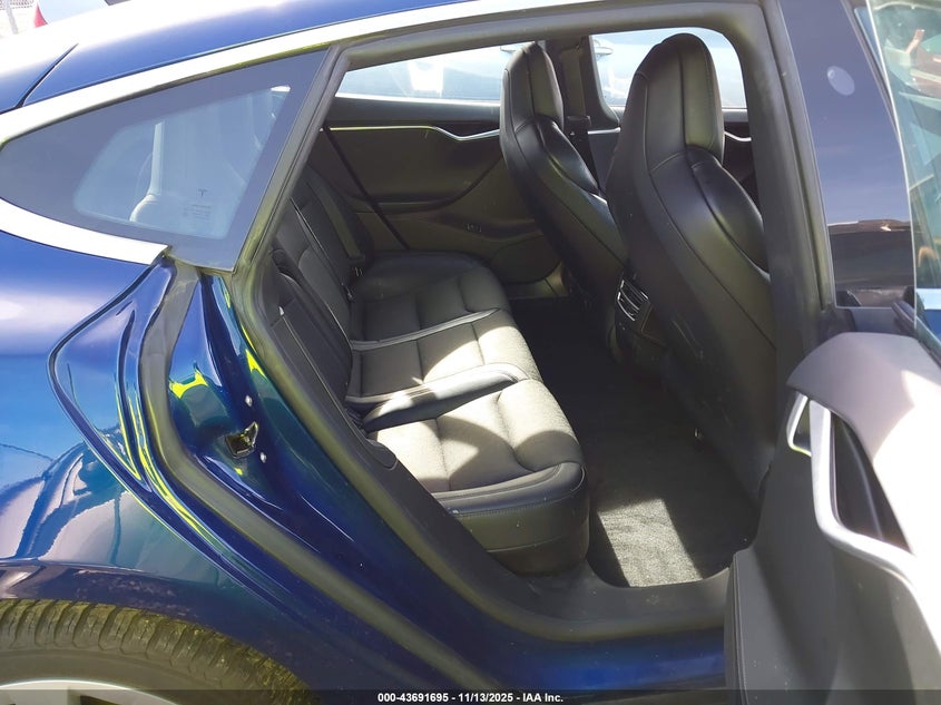 2018 Tesla Model S 100D/75D/P100D VIN: 5YJSA1E23JF243133 Lot: 43691695