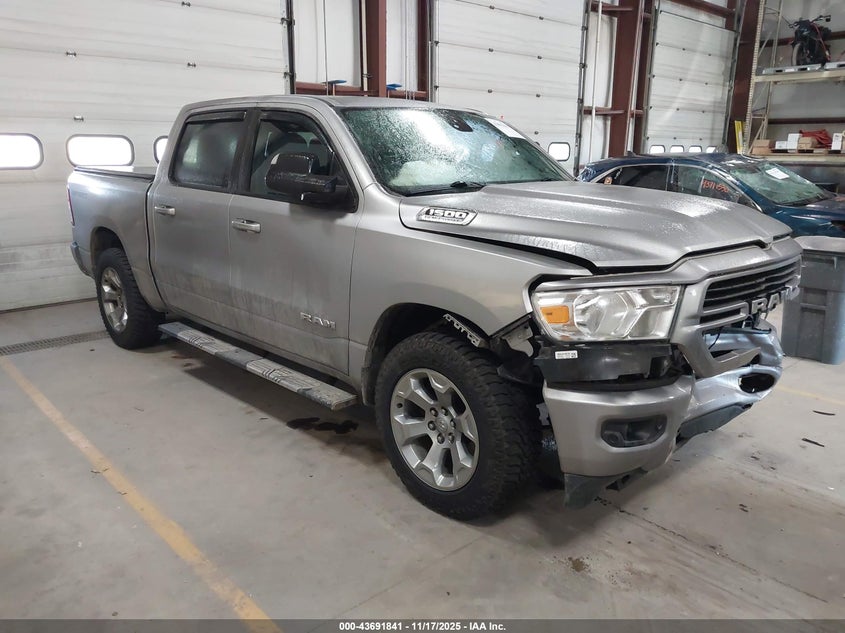 RAM 1500 BIG HORN 4X4 5 7 BOX