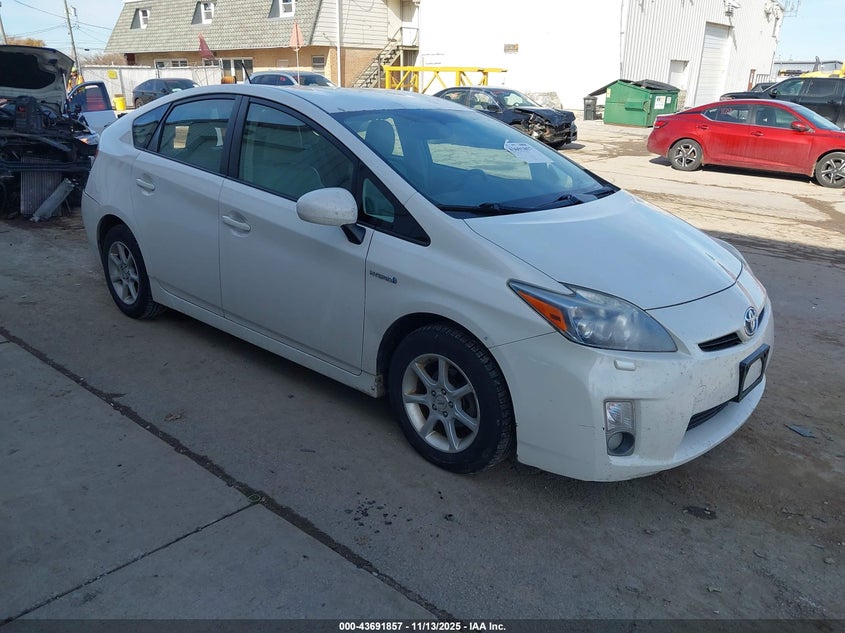 TOYOTA PRIUS V