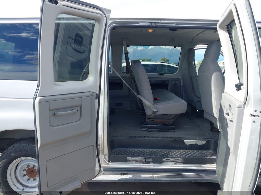 2009 Ford E-350 Super Duty Xl/Xlt VIN: 1FBNE31LX9DA27606 Lot: 43691894