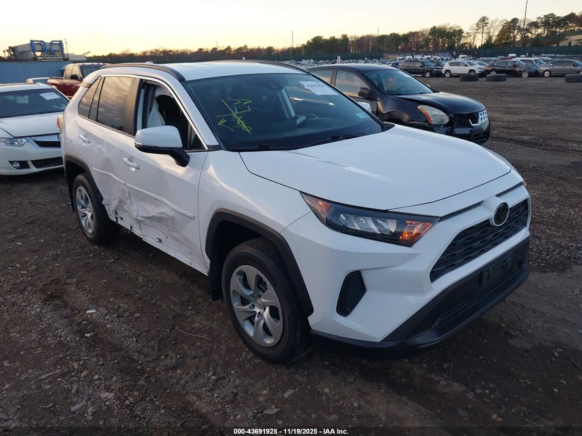 TOYOTA RAV4 LE