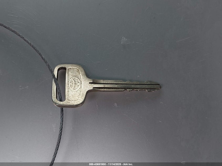 2001 Toyota Tundra Access Cab/Access Cab Sr5 VIN: 5TBBT44171S176142 Lot: 43691950