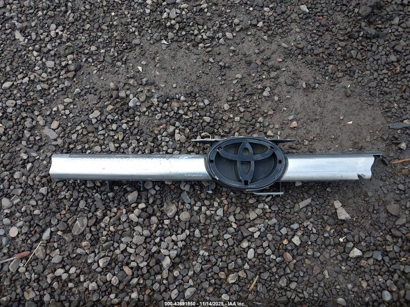 2001 Toyota Tundra Access Cab/Access Cab Sr5 VIN: 5TBBT44171S176142 Lot: 43691950