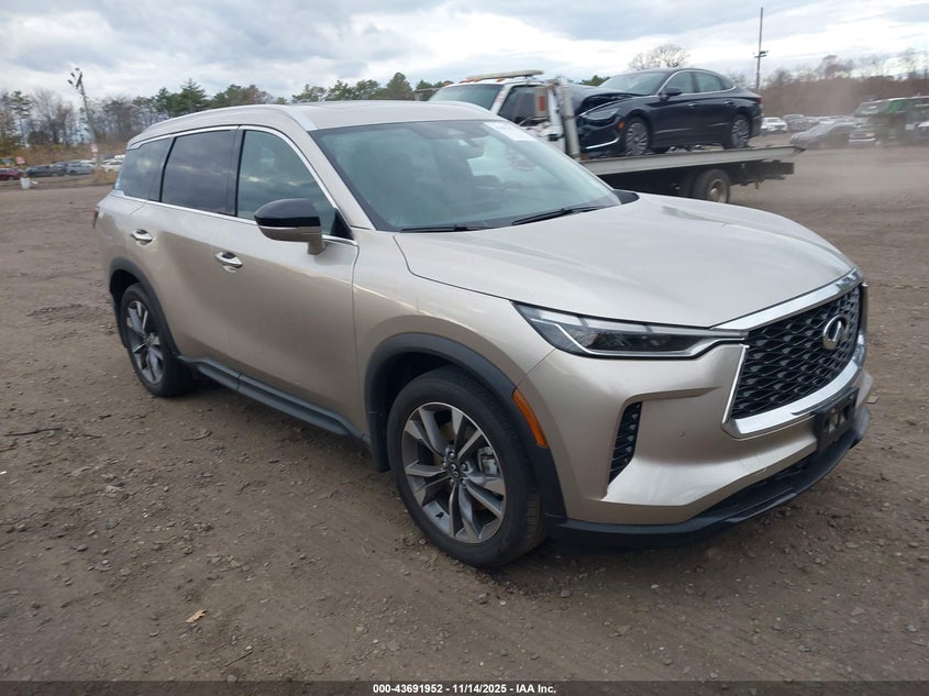 INFINITI QX60 LUXE AWD
