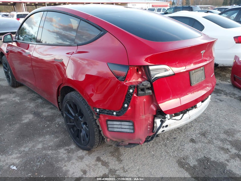 2021 Tesla Model Y Long Range Dual Motor All-Wheel Drive VIN: 5YJYGDEEXMF256471 Lot: 43692023