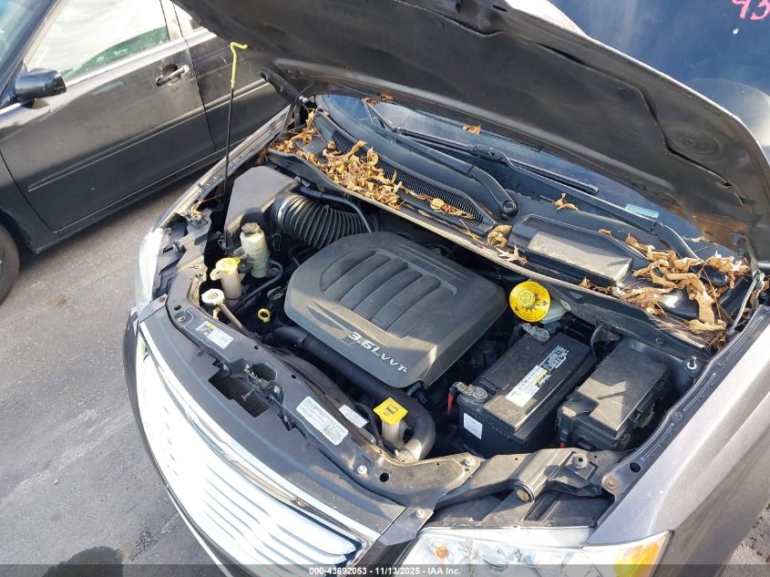 2015 Chrysler Town & Country Touring-L VIN: 2C4RC1CG7FR597661 Lot: 43692053