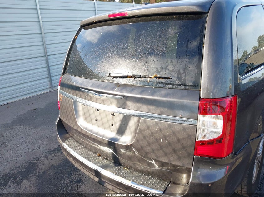 2015 Chrysler Town & Country Touring-L VIN: 2C4RC1CG7FR597661 Lot: 43692053