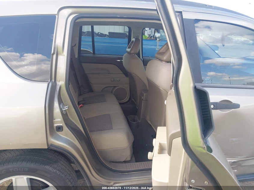 2008 Jeep Compass Sport VIN: 1J8FT47058D588876 Lot: 43692078