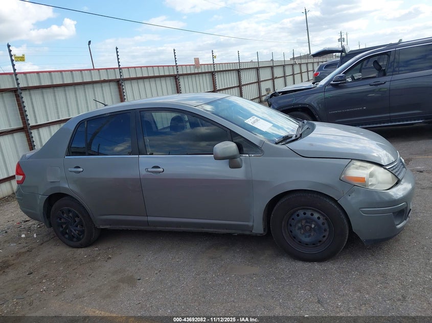 2008 Nissan Versa 1.8S VIN: 3N1BC11E18L453383 Lot: 43692082