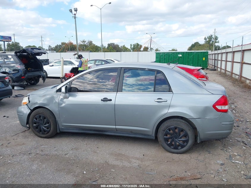 2008 Nissan Versa 1.8S VIN: 3N1BC11E18L453383 Lot: 43692082