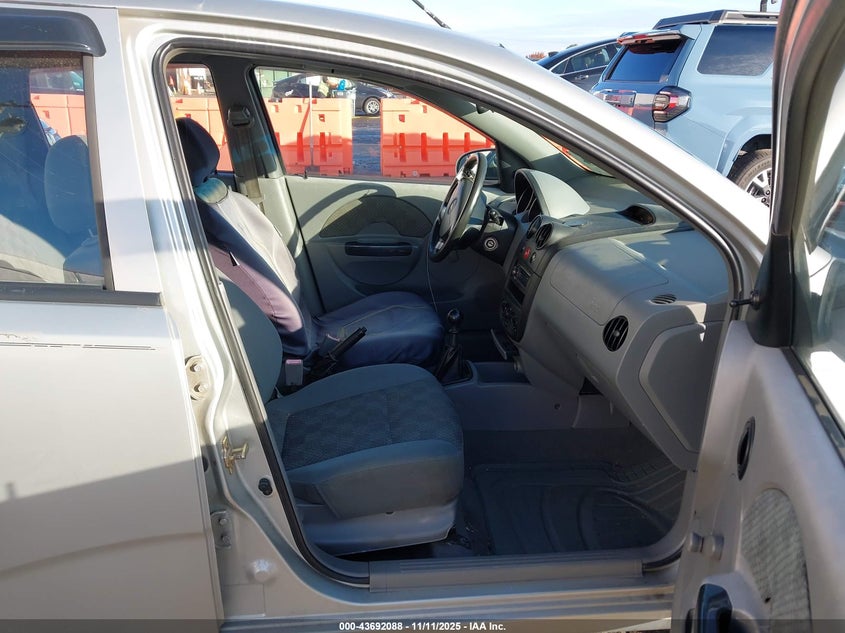 KL1TD62634B140681 2004 CHEVROLET AVEO photo no. 5
