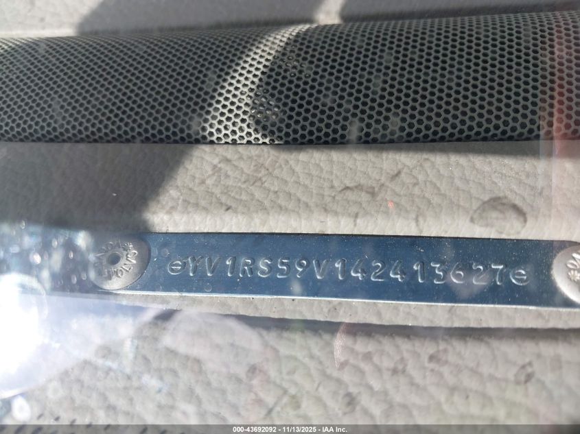 2004 Volvo S60 2.5T VIN: YV1RS59V142413627 Lot: 43692092