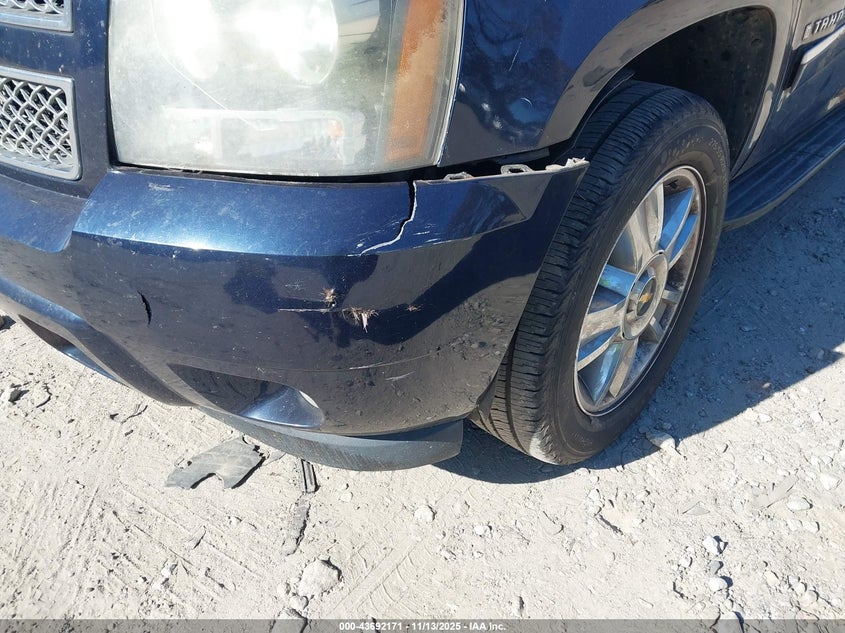 2009 Chevrolet Tahoe Ltz VIN: 1GNFK33099R211103 Lot: 43692171