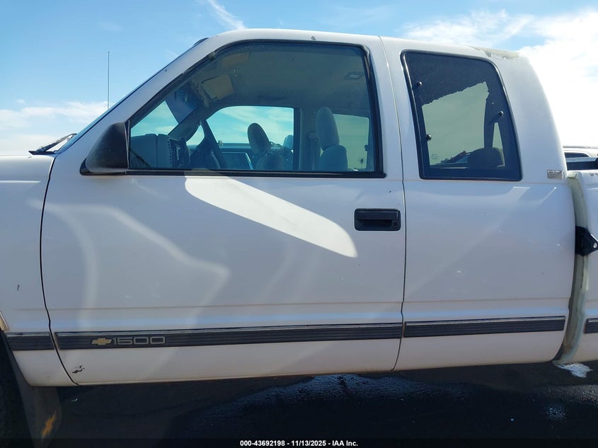 1995 Chevrolet Gmt-400 K1500 VIN: 1GCEK19K6SE261102 Lot: 43692198