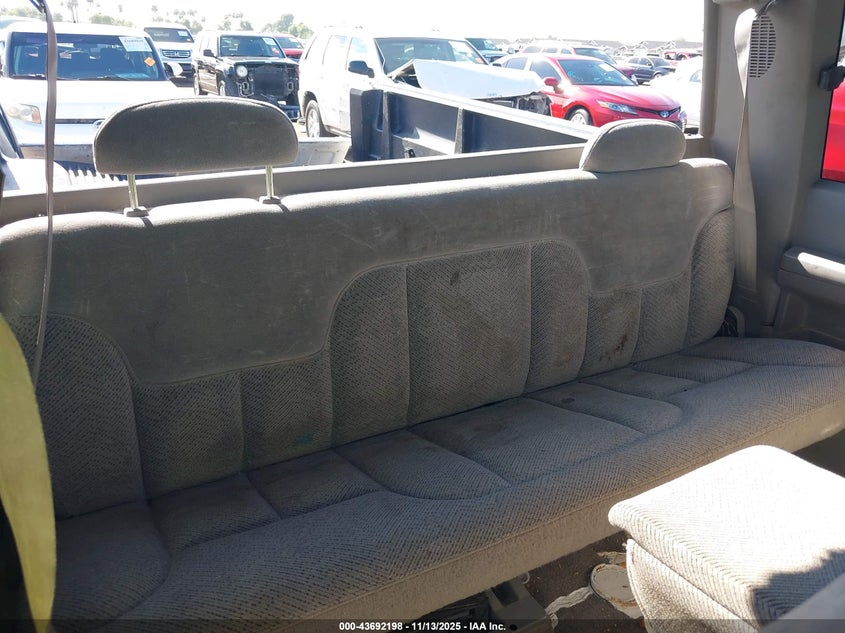 1995 Chevrolet Gmt-400 K1500 VIN: 1GCEK19K6SE261102 Lot: 43692198