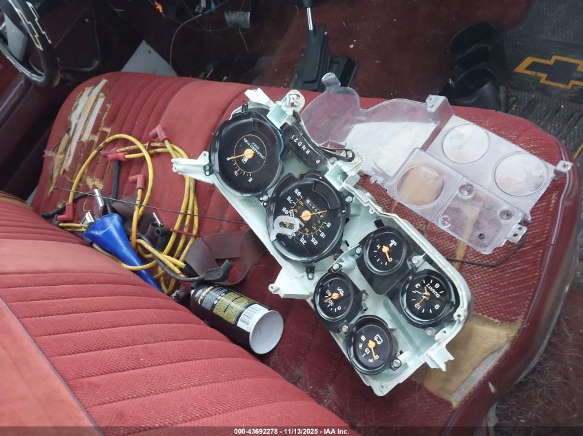 1985 Chevrolet K10 VIN: 1GCEK14H2FJ102666 Lot: 43692278