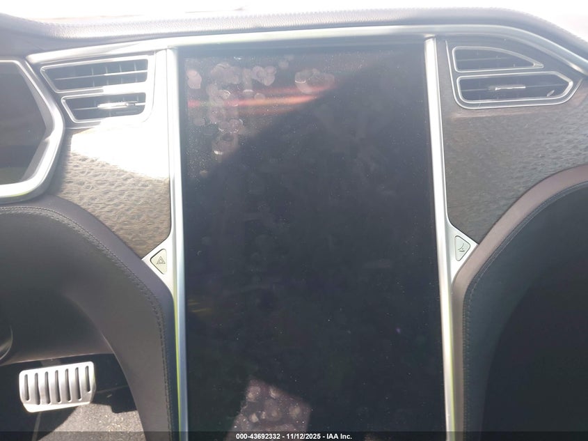 2013 Tesla Model S Performance VIN: 5YJSA1DP1DFP15590 Lot: 43692332