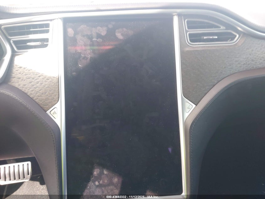 2013 Tesla Model S Performance VIN: 5YJSA1DP1DFP15590 Lot: 43692332