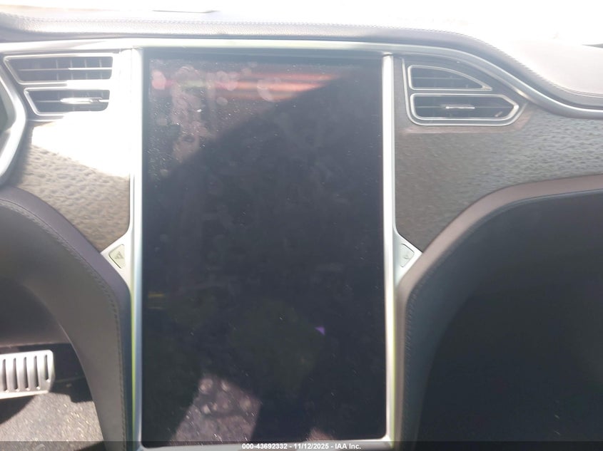 2013 Tesla Model S Performance VIN: 5YJSA1DP1DFP15590 Lot: 43692332