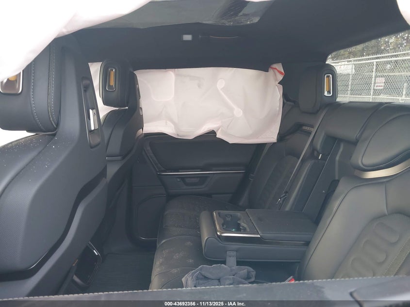 2025 Rivian R1T Adventure Dual Motor Large Pack/Adventure Dual Motor Max Pack VIN: 7FCTGBAA9SN036085 Lot: 43692356